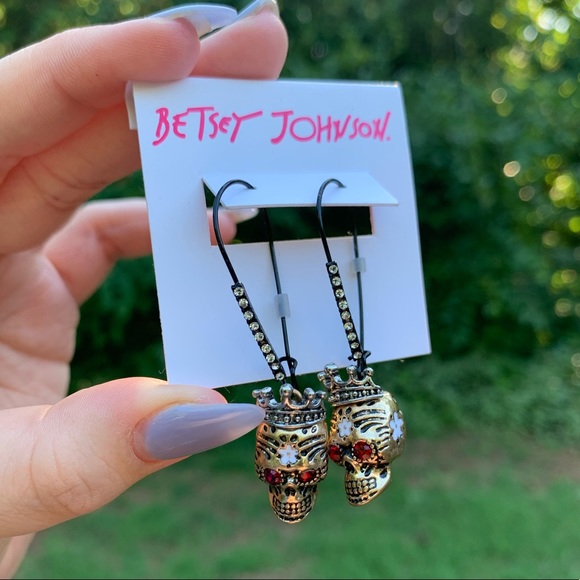NWT Betsey Johnson Skull with Crown Earrings - Picture 3 of 7